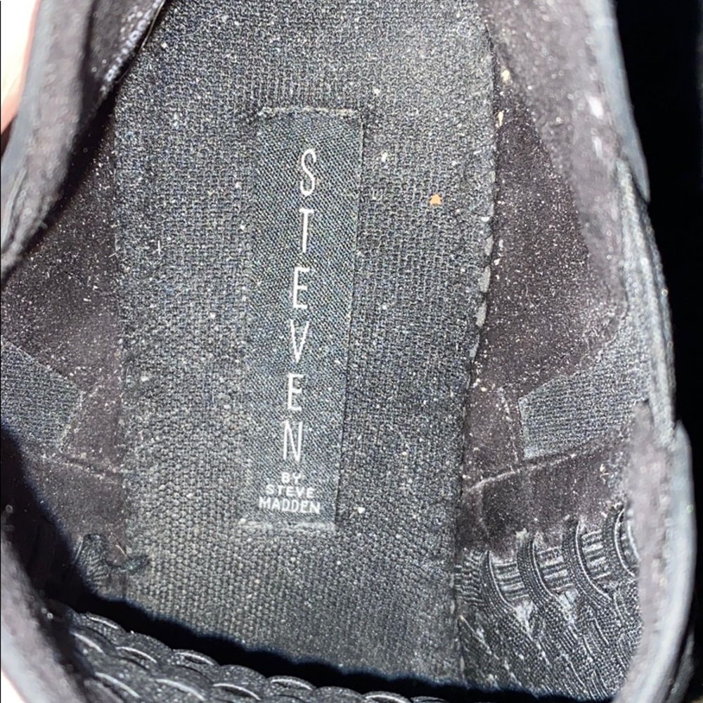 Black booties - Picture 2 of 3